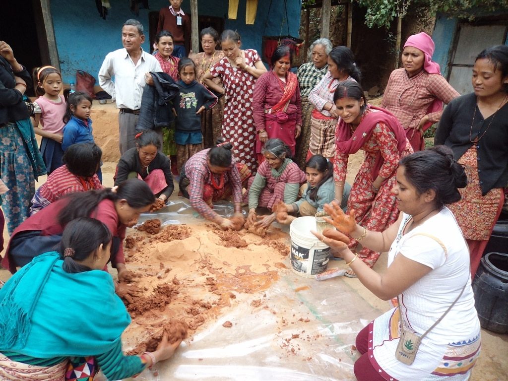 समूहमा जुटे द्वन्द्व प्रभावित परिवार