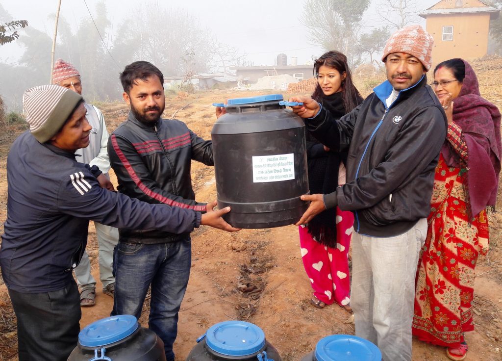 जैविक बिषादि वनाउन ड्रम बितरण