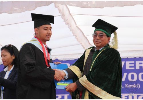नेपाल इन्जिनियरिङ कलेजका दुई विद्यार्थीलाई कुलपति पदक