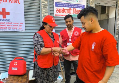 चण्डेश्वरी जात्रामा रेडक्रसको निःशुल्क घुम्ती स्वास्थ्य शिविर