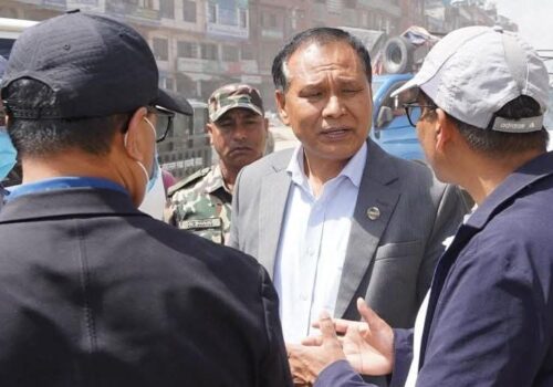 सडक निर्माण तीव्र बनाउन मन्त्री कुलमान घिसिङकाे निर्देशन
