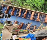 बुचाकोट दुर्घटना अपडेट : १६ जना घाइतेको उपचार हुँदै, ८ मृतक मध्ये ६ जनाको सनाखत
