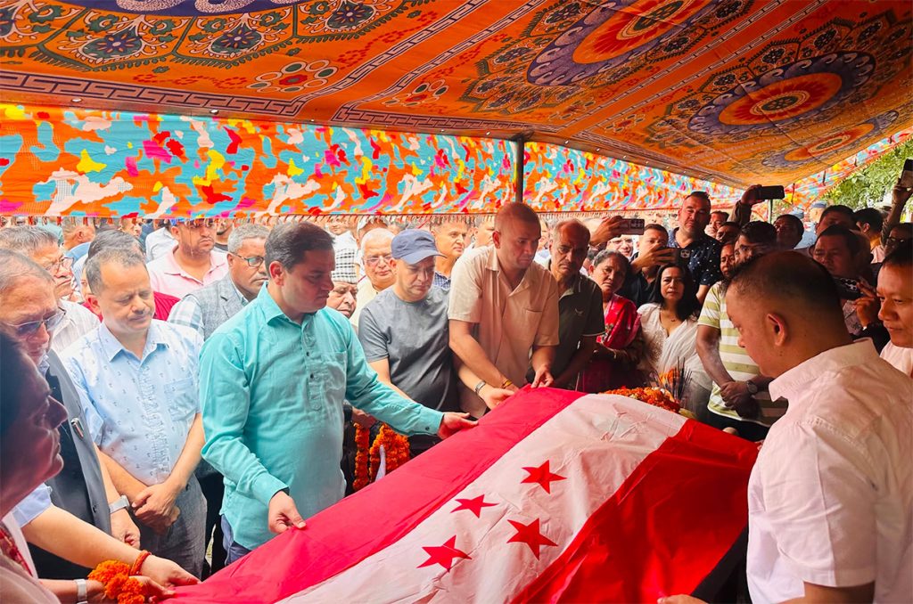 राजेन्द्र खरेललाई कांग्रेसको अन्तिम श्रद्धाञ्जली, पार्टीको झन्डा ओढाइयो