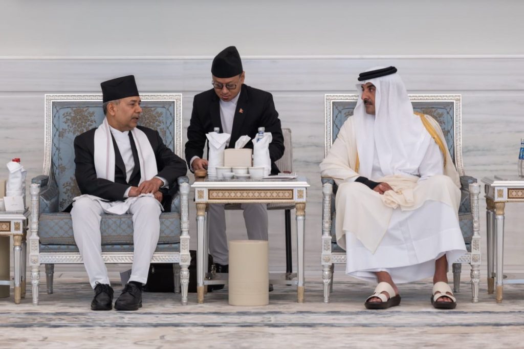 उपराष्ट्रपति यादवद्वारा कतारका अमिरसँग शिष्टाचार भेट, राष्ट्रपतिको समवेदनापत्र हस्तान्तरण
