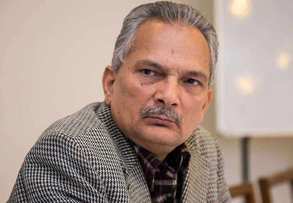 पूर्वप्रधानमन्त्री बाबुराम भट्टराईले सम्पत्ति विवरण आयोगमा बुझाए