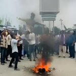 मौलापुरमा प्रमुख प्रशासकीय अधिकृत नपठाएको भन्दै रौतहटमा प्रधानमन्त्री बालेनको पुतला दहन