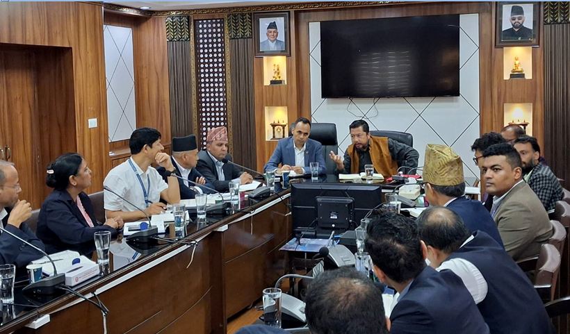 काठमाडौंका झुण्डिएका तार हटाउन सरकारको समयसीमासहित अभियान, साउन दोस्रो सातादेखि ६ क्षेत्रमा काम सुरु