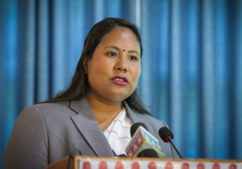 किसानलाई समयमै रासायनिक मल उपलब्ध गराउन सरकार सक्रिय : मन्त्री गीता चौधरी