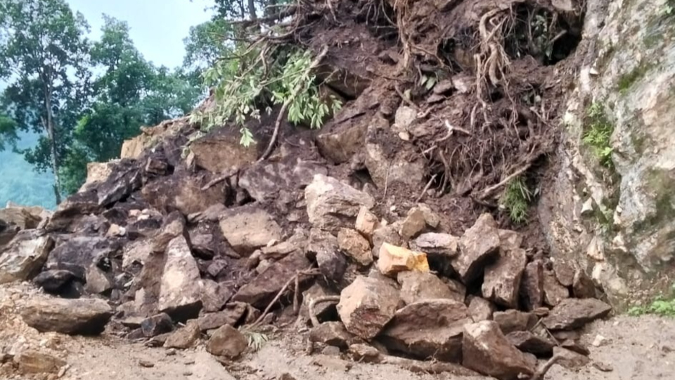 पहिरोले जाजरकोट–डोल्पा, रुकुम–घोराही सहिद मार्ग र भेरी करिडोर पूर्ण रूपमा अवरुद्ध