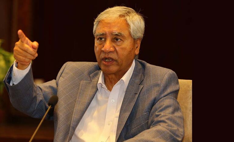 स्वदेश फर्कंदै देउवा: ‘प्रतिपक्षलाई दबाउने प्रवृत्ति लोकतन्त्रका लागि स्वीकार्य छैन’