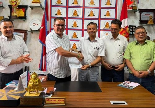 धुलिखेल नगरवासीलाई निःशुल्क मोतियाबिन्दु, रेटिना शल्यक्रिया र एभास्टिन सेवा