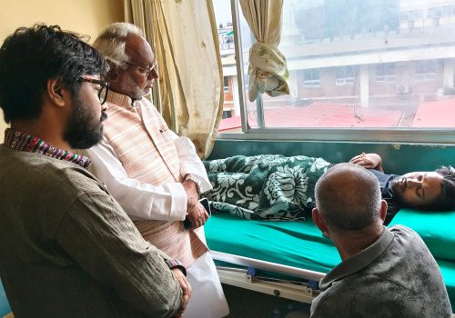 कीर्तिपुर घटनापछि अस्पताल पुगे राजेन्द्र महतो, माजिद अन्सारी प्रकरणमा निष्पक्ष छानबिनको माग
