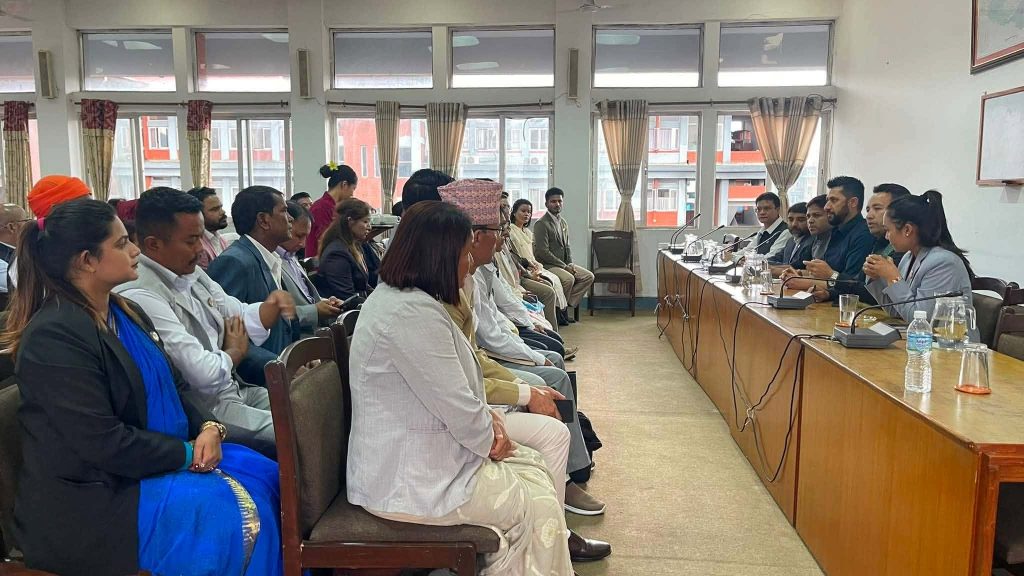 कोशी–मधेसका सांसदसँग रवि लामिछानेको छलफल, जिल्लामा सद्भाव कायम गर्न निर्देशन