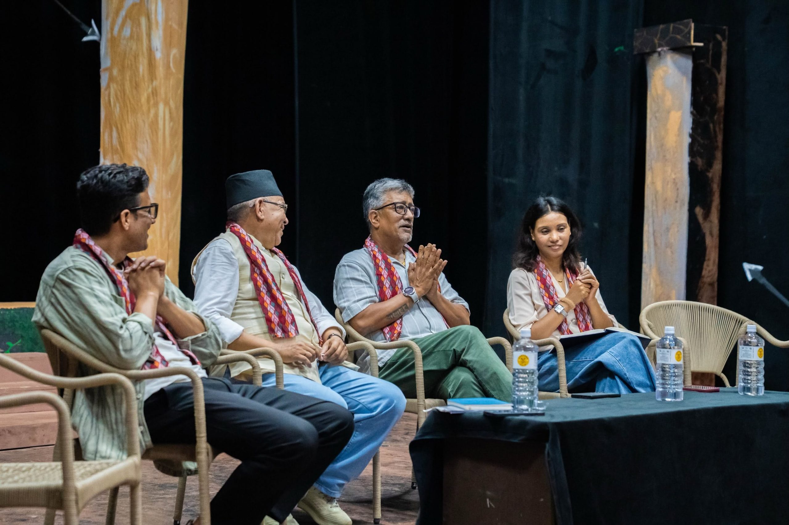 मण्डला थिएटरमा प्रज्ञा–प्रतिष्ठानका पदाधिकारी र रङ्गकर्मीबीच आत्मीय भेटघाट तथा अन्तर्क्रिया