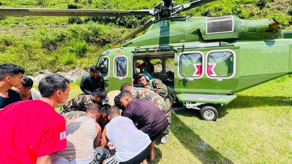 भोटेकोशी बाढीपछि ११४ जनाको हवाई उद्धार