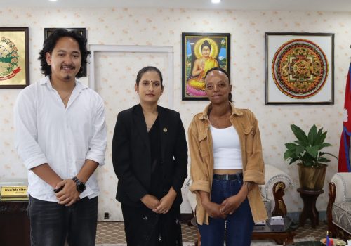 ज्योति महतसँग मन्त्री बादीको भेट, उपचारदेखि आत्मनिर्भरतासम्म सहयोग गर्ने प्रतिबद्धता