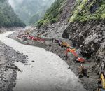 तदारुकताका साथ केरुङमा बाटो बनाउँदै चीन
