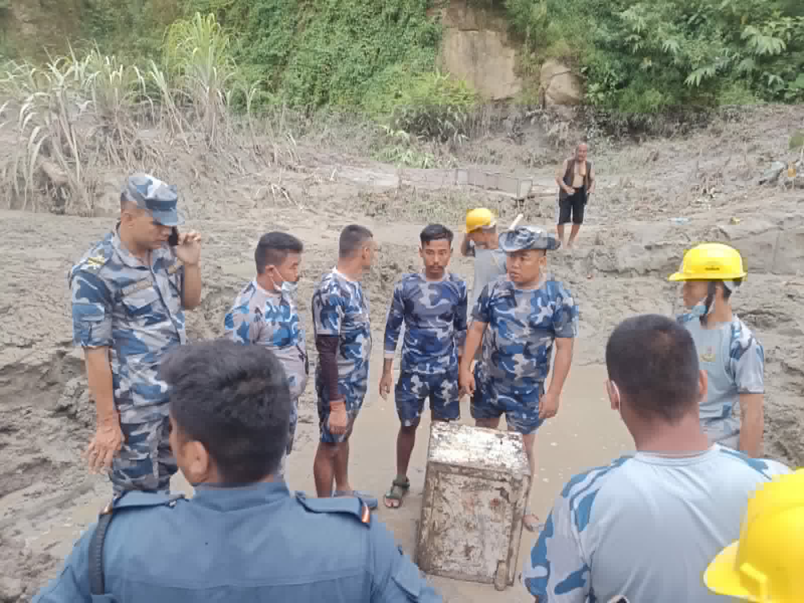 माटोले पुरिएको अवस्थामा पैसा राख्ने लकर फेला