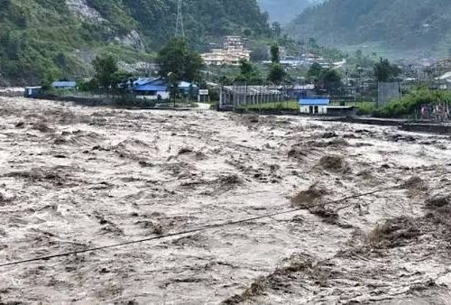 भोटेकोशी बाढीपछि मानव अधिकार अवस्थाको अनुगमन गर्न आयोगको टोली प्रभावित क्षेत्रमा