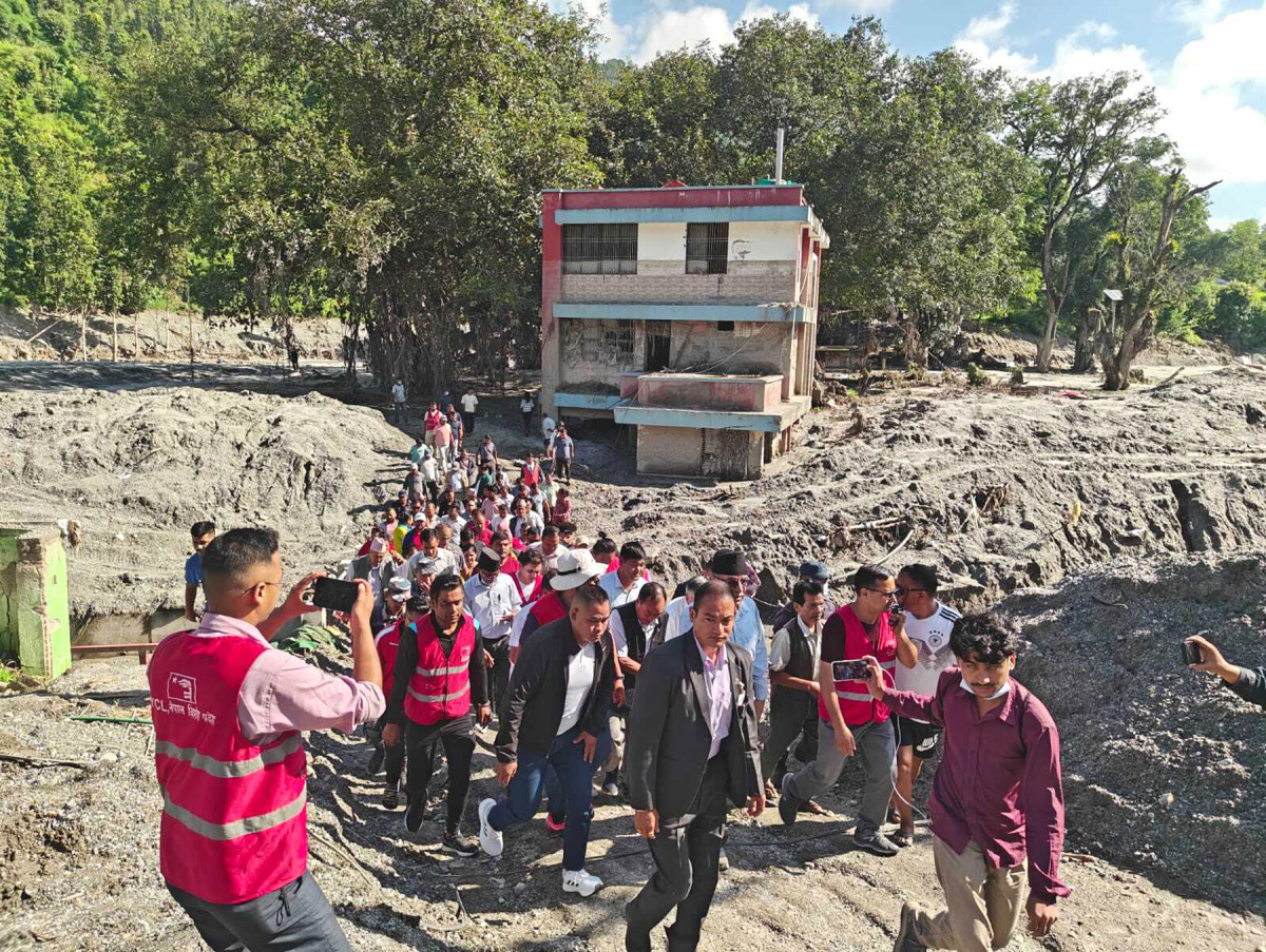 देखेर पनि नदेखेझैँ गरी हिँड्ने प्रधानमन्त्रीको कार्यशैली समस्याको जड : प्रचण्ड