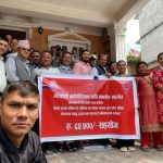 भोटेकोशी बाढीपीडितका लागि सुरक्षा तथा आउटसोर्स श्रमिकद्वारा ६५ हजार ५ सय सहयोग