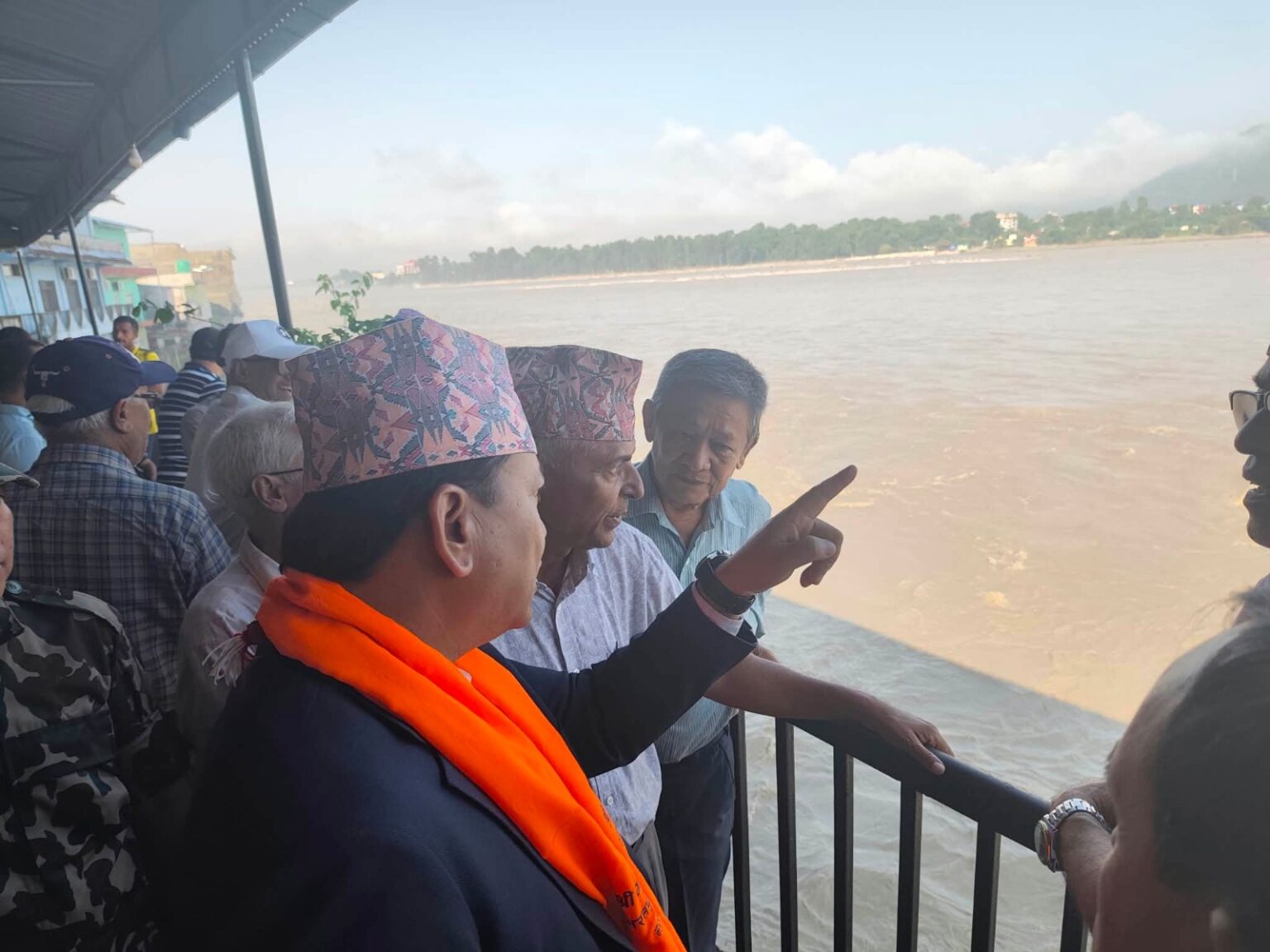 नारायणी बाढीपीडितलाई मुख्यमन्त्री थापाको आश्वासन : ‘विपद्को घडीमा प्रदेश सरकार साथमा छ’