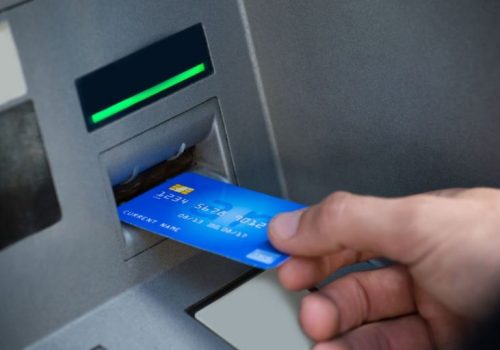 अब एटीएमबाटै १०० रुपैयाँको नोट निकाल्न मिल्ने व्यवस्था गर्न राष्ट्र बैंकको आग्रह