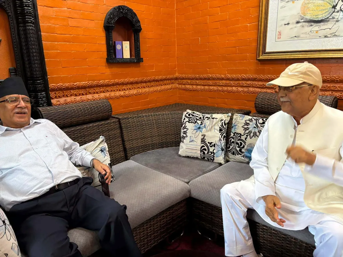 एमाले–नेकपाबीच सहकार्यको संवाद तीव्र, नेतृत्व संरचनाबारे विभिन्न विकल्पमा छलफल