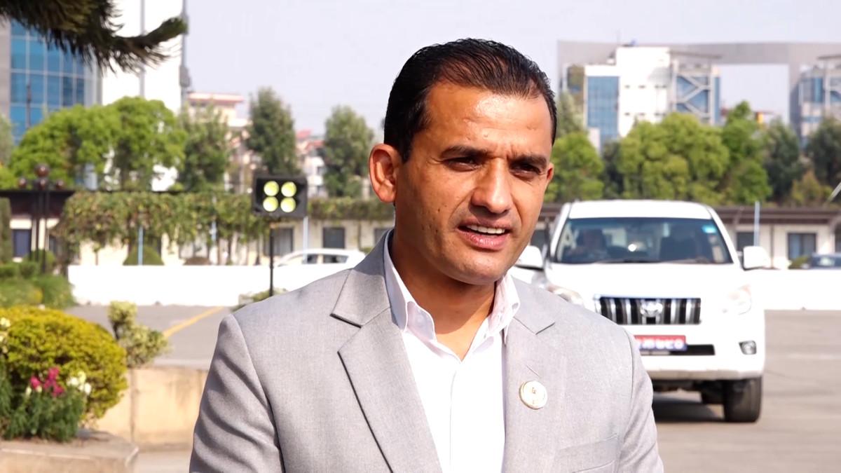 पार्टी हाम्रो हो, निर्णय पनि हामीले नै गर्नुपर्छ !