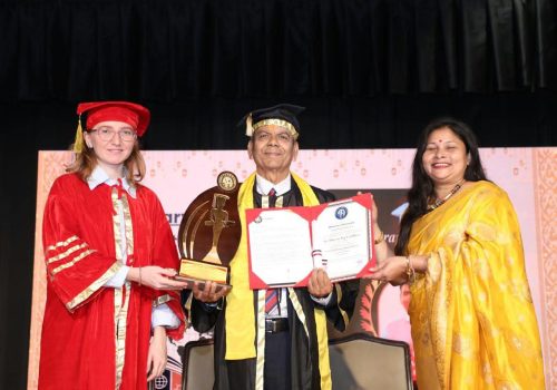 विश्व कीर्तिमानी गीतकार तथा उपन्यासकार डा. डीआर उपाध्यायलाई दशौं मानार्थ विद्यावारिधि