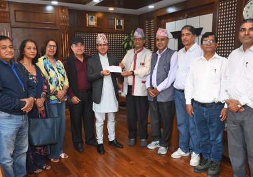 रसुवा बाढीपीडितका लागि डिप्लोमा इन्जिनियर्स एशोसिएसनद्वारा २ लाख ५ हजार सहयोग